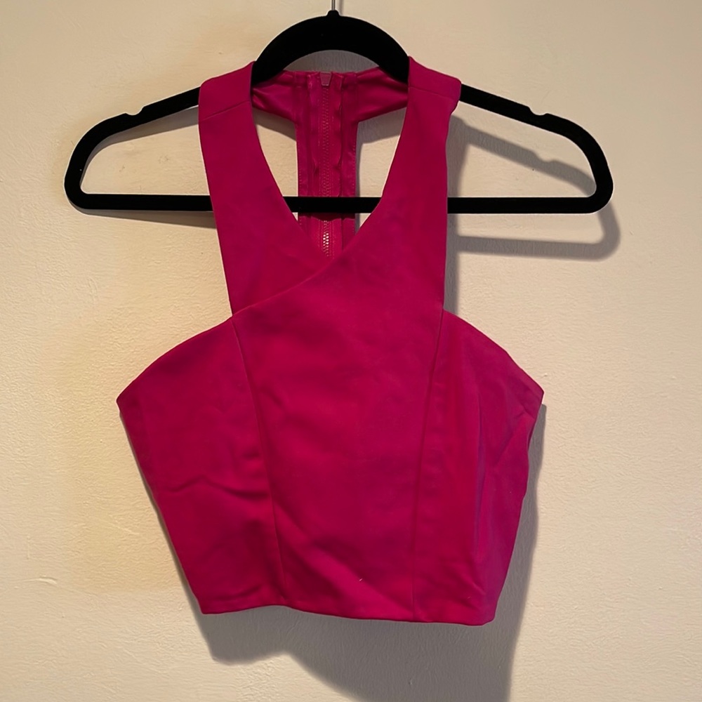Express medium crop top